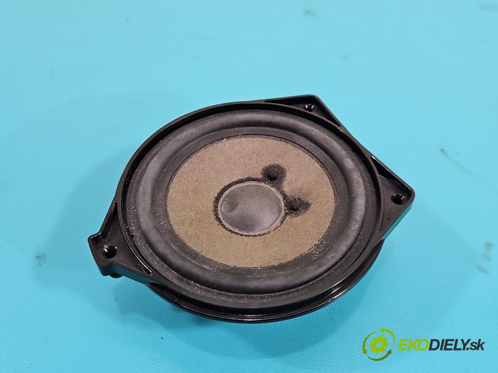 Mercedes C W205 2014–2021 2.0 16V 184 hp automatic 135 kW 1991 cm3 4- reproduktory komplet A2058201602
