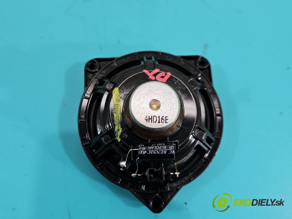 Mercedes C W205 2014–2021 2.0 16V 184 hp automatic 135 kW 1991 cm3 4- reproduktory komplet A2058201602
