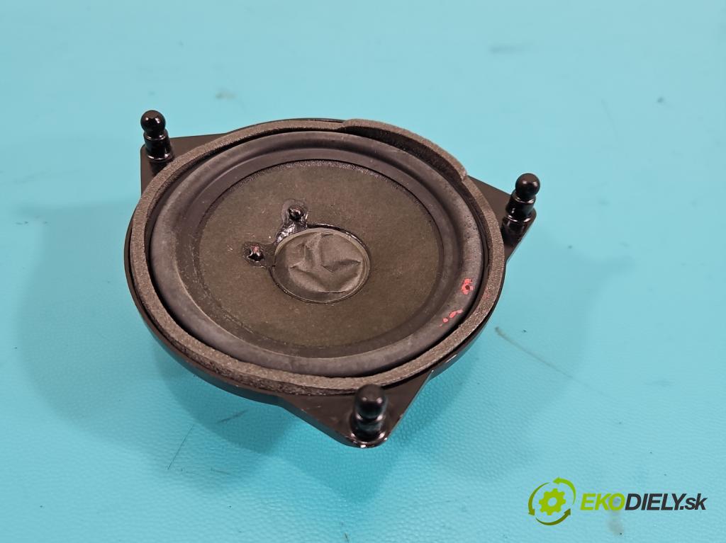 Mercedes C W205 2014–2021 2.0 16V 184 hp automatic 135 kW 1991 cm3 4- reproduktory komplet A2058201602
