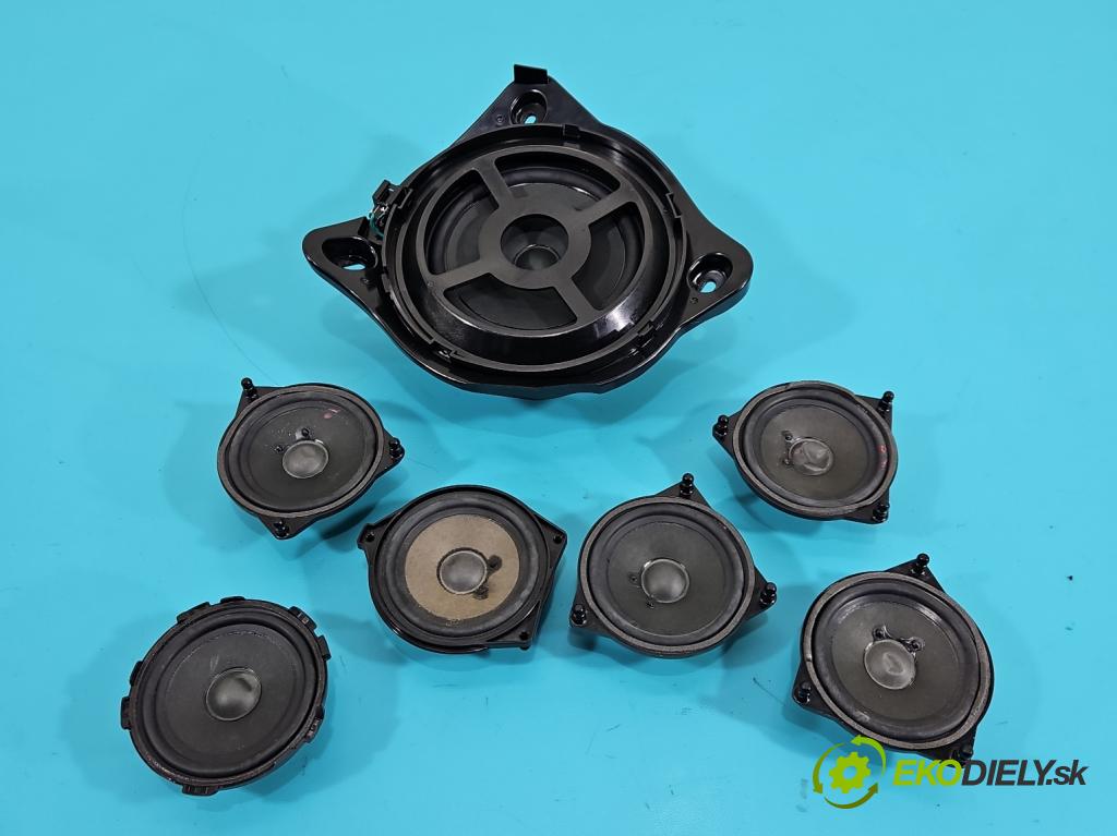 Mercedes C W205 2014–2021 2.0 16V 184 hp automatic 135 kW 1991 cm3 4- reproduktory komplet A2058201602