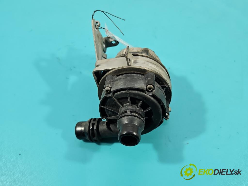 Mercedes C W205 2014–2021 2.0 16V 184 hp automatic 135 kW 1991 cm3 4- čerpadlo oběh: vody A0005002686