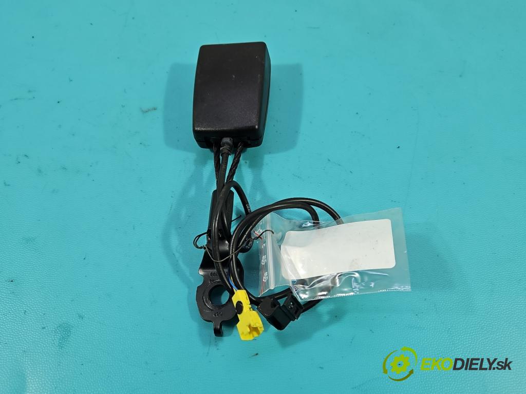 Mercedes C W205 2014–2021 2.0 16V 184hp automatic 135 kW 1991 cm3 4- pas bezpečnosť: predné pravý A2058600169