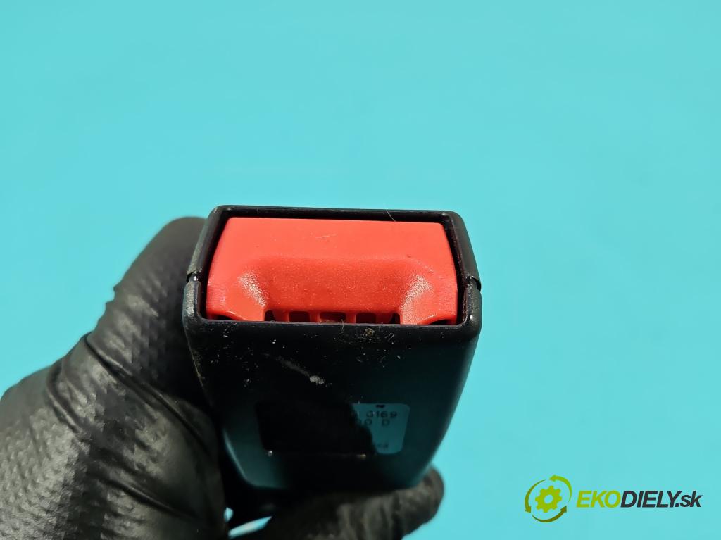 Mercedes C W205 2014–2021 2.0 16V 184hp automatic 135 kW 1991 cm3 4- pas bezpečnosť: predné pravý A2058600169