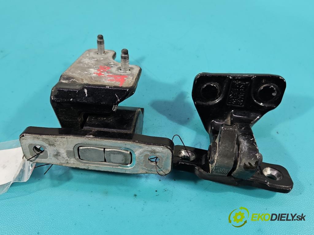 Mercedes C W205 2014–2021 2.0 16V 184 hp automatic 135 kW 1991 cm3 4- Závěs: dveře zadní pravý