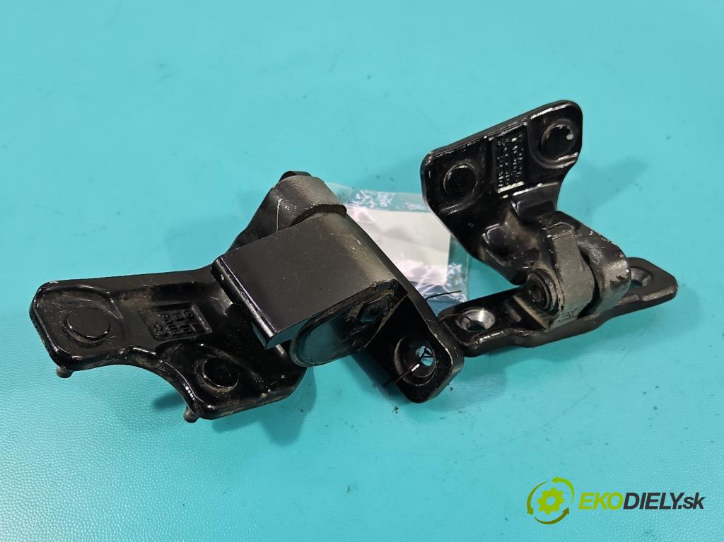 Mercedes C W205 2014–2021 2.0 16V 184 hp automatic 135 kW 1991 cm3 4- Závěs: dveře zadní pravý 