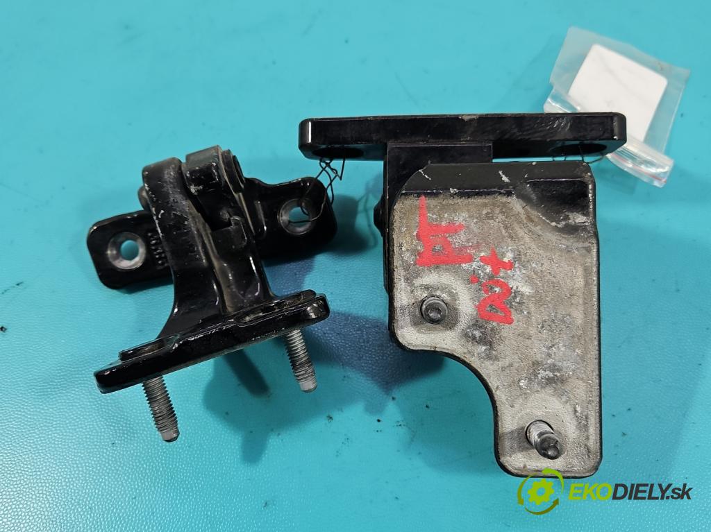 Mercedes C W205 2014–2021 2.0 16V 184 hp automatic 135 kW 1991 cm3 4- Závěs: dveře zadní pravý