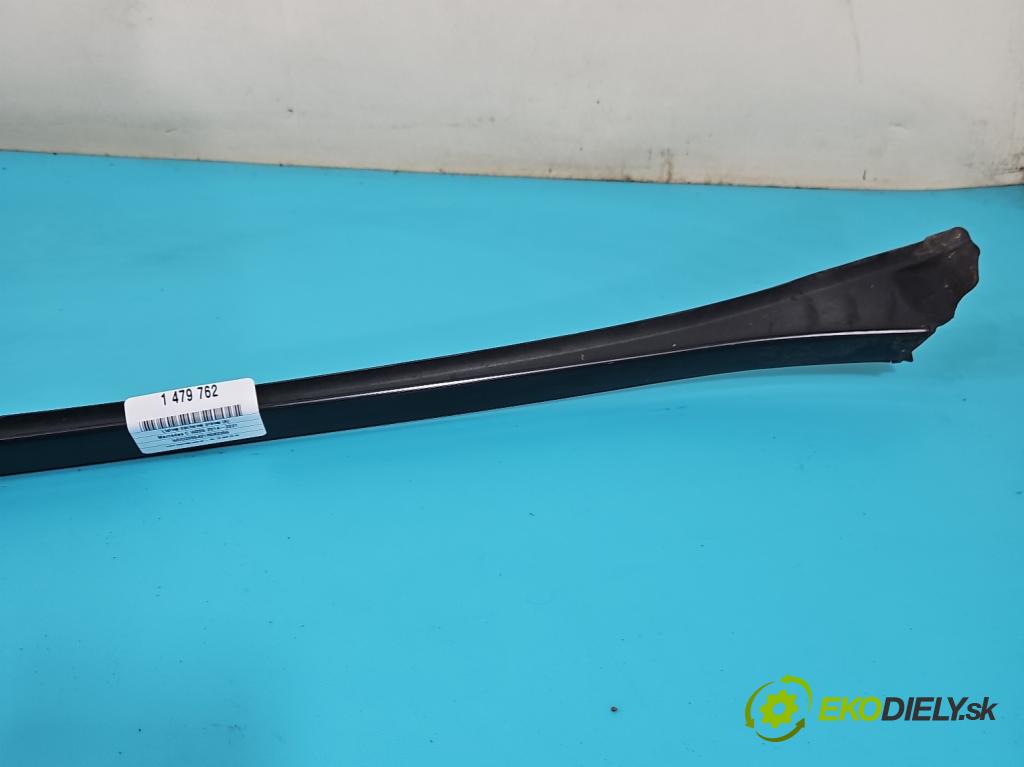 Mercedes C W205 2014–2021 2.0 16V 184 hp automatic 135 kW 1991 cm3 4- lišta střecha: pravé