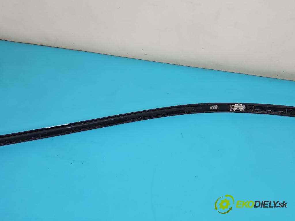 Mercedes C W205 2014–2021 2.0 16V 184 hp automatic 135 kW 1991 cm3 4- lišta střecha: pravé