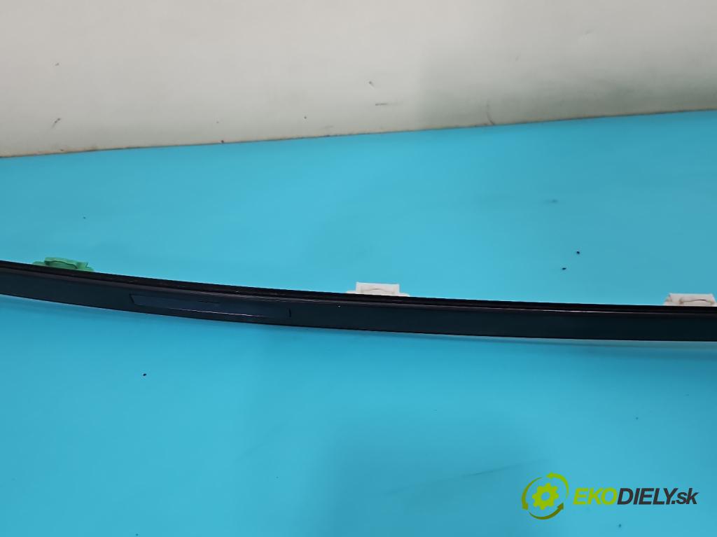 Mercedes C W205 2014–2021 2.0 16V 184 hp automatic 135 kW 1991 cm3 4- lišta střecha: pravé