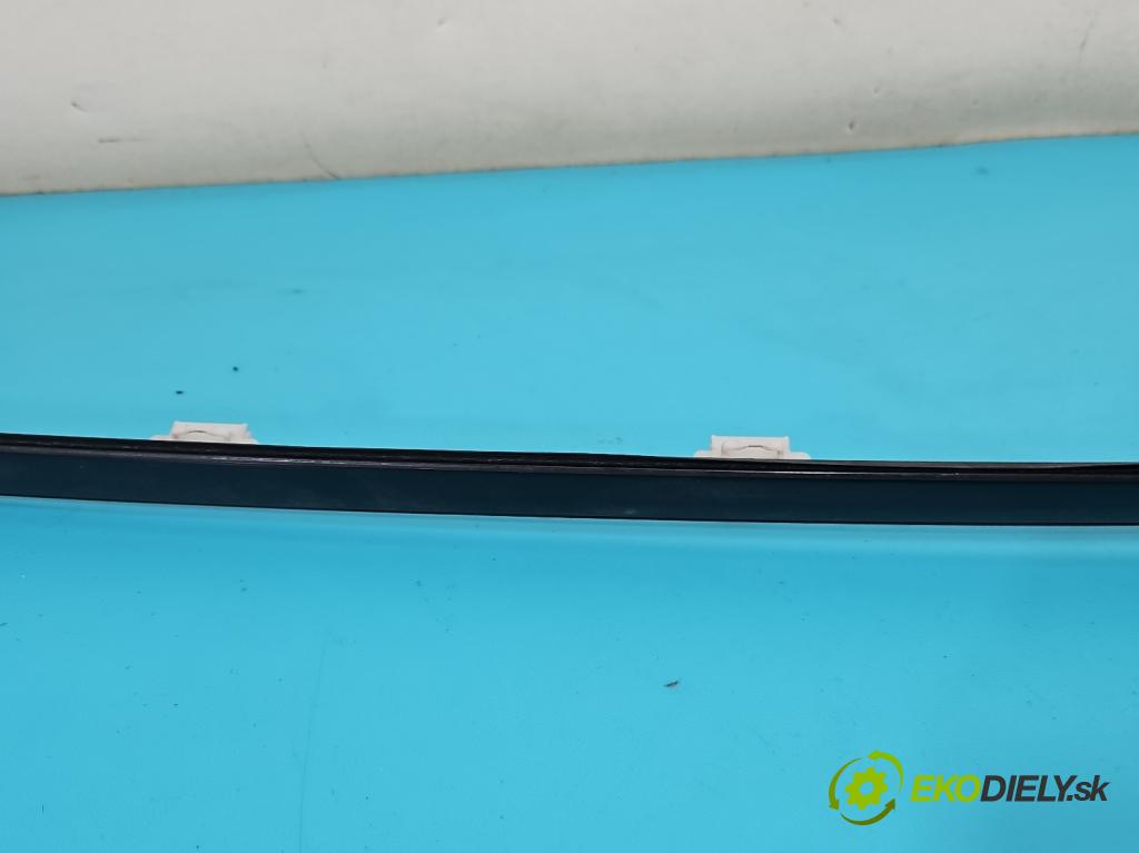 Mercedes C W205 2014–2021 2.0 16V 184 hp automatic 135 kW 1991 cm3 4- lišta střecha: pravé