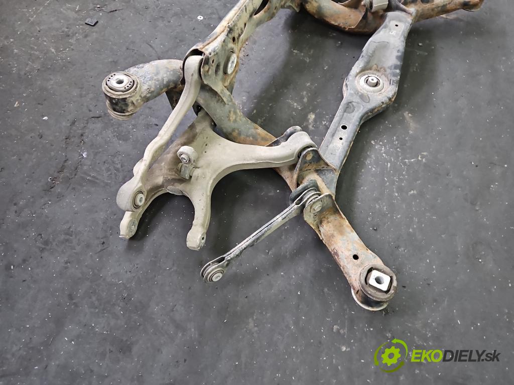 Audi A4 B8 2007-2015 3.0 tdi 239KM automatic 176 kW 2967 cm3 5- zadní výztuha  (Zadní výztuha)