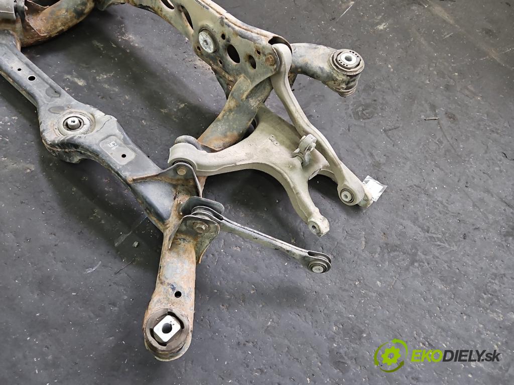 Audi A4 B8 2007-2015 3.0 tdi 239KM automatic 176 kW 2967 cm3 5- zadní výztuha  (Zadní výztuha)