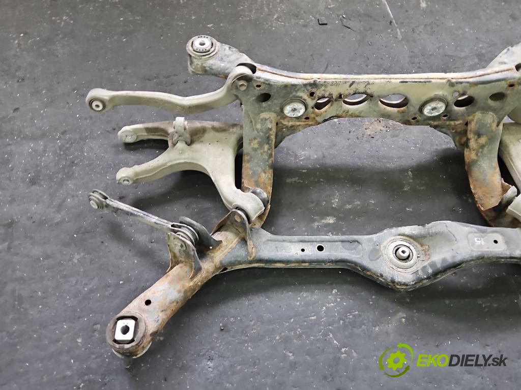 Audi A4 B8 2007-2015 3.0 tdi 239KM automatic 176 kW 2967 cm3 5- zadní výztuha  (Zadní výztuha)