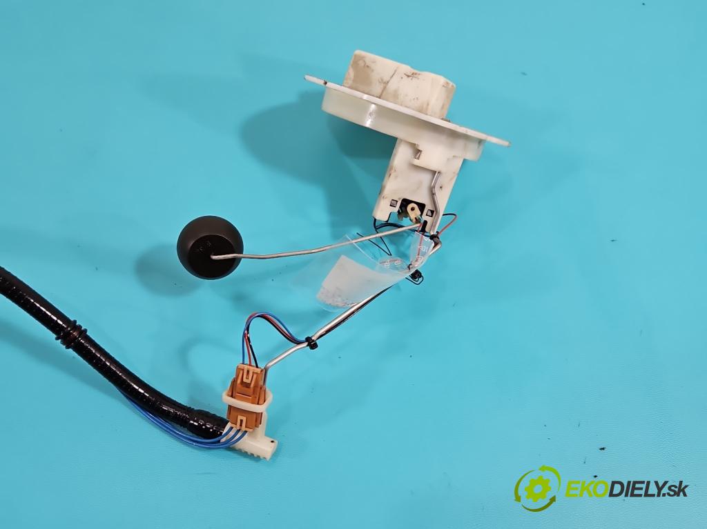 Audi A4 B8 2007-2015 3.0 tdi 239KM automatic 176 kW 2967 cm3 5- snímač úroveň: palivo 8K0201317 (Snímač)