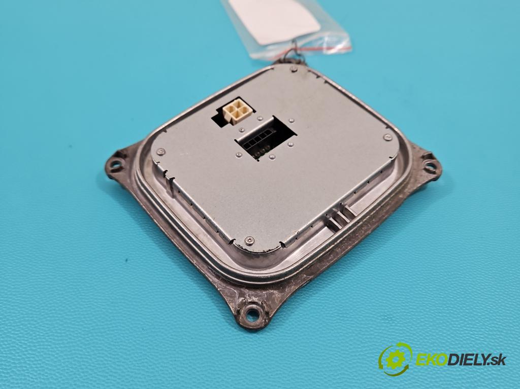 Audi A4 B8 2007-2015 3.0 tdi 239KM automatic 176 kW 2967 cm3 5- střídač: xenon 8K0907472 (Riadiaca jednotka xenónu)