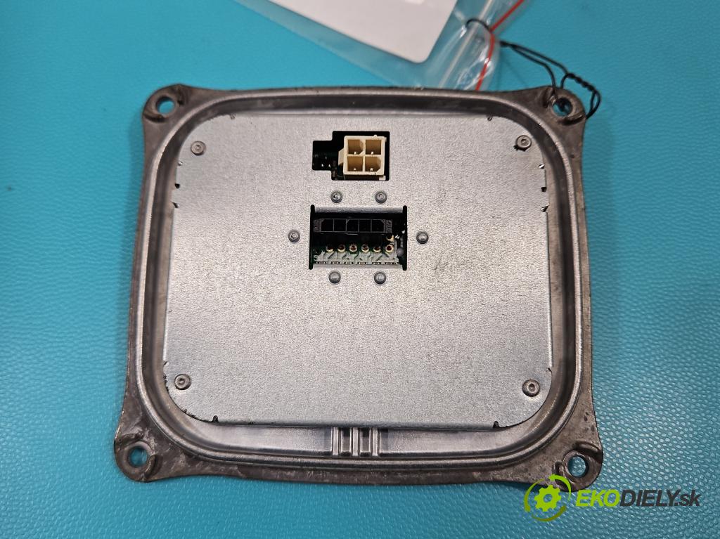 Audi A4 B8 2007-2015 3.0 tdi 239KM automatic 176 kW 2967 cm3 5- střídač: xenon 8K0907472 (Riadiaca jednotka xenónu)