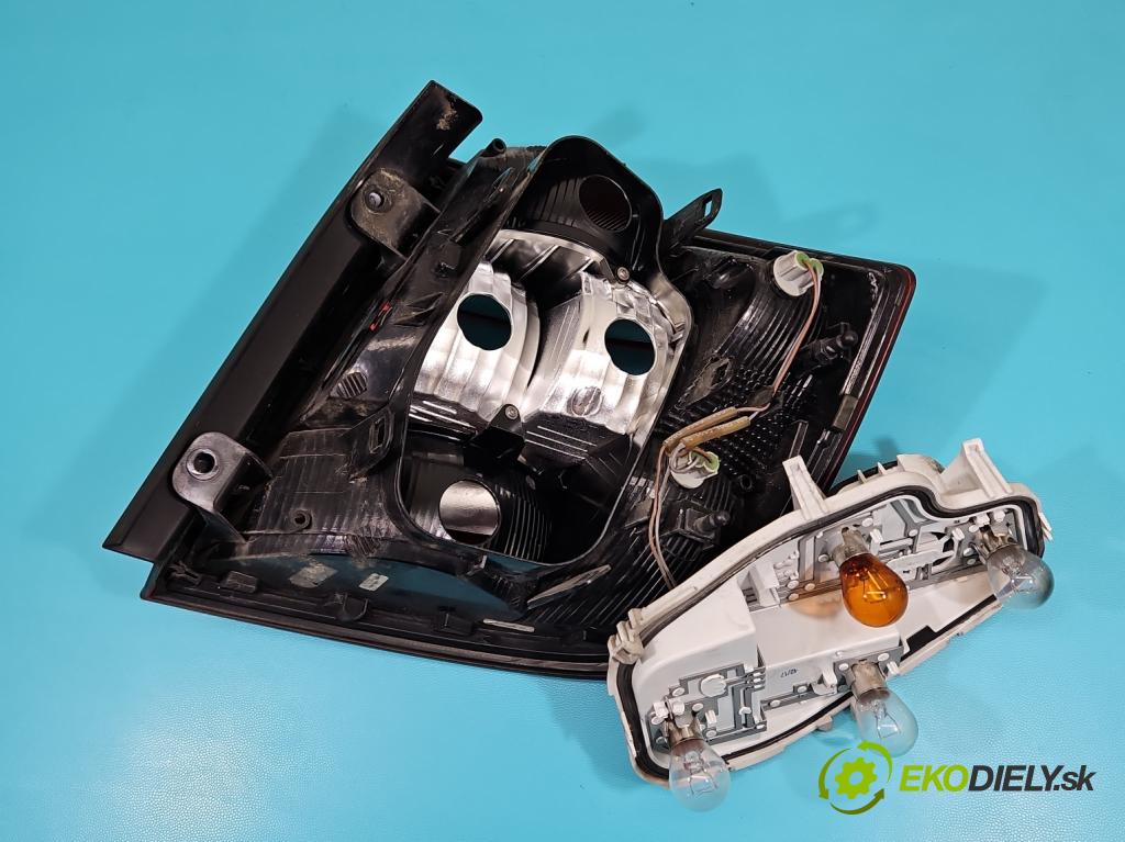 Skoda Rapid 2012-2019 1.0 TSI 95 HP manual 70 kW 999 cm3 5- svetlo / reflektor zadné ľavé 5JH945311 (Kľučka dverí ostatné)