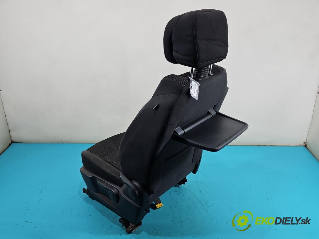 Peugeot 5008 I 2009-2017 1.6 THP 156 HP manual 115 kW 1598 cm3 5- Sedačka ľavý  (Sedadlo)