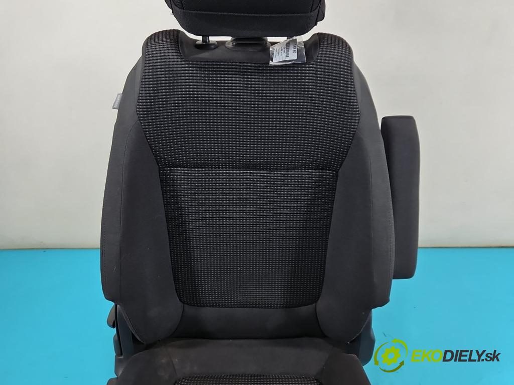 Peugeot 5008 I 2009-2017 1.6 THP 156 HP manual 115 kW 1598 cm3 5- Sedačka pravý  (Sedadlo)