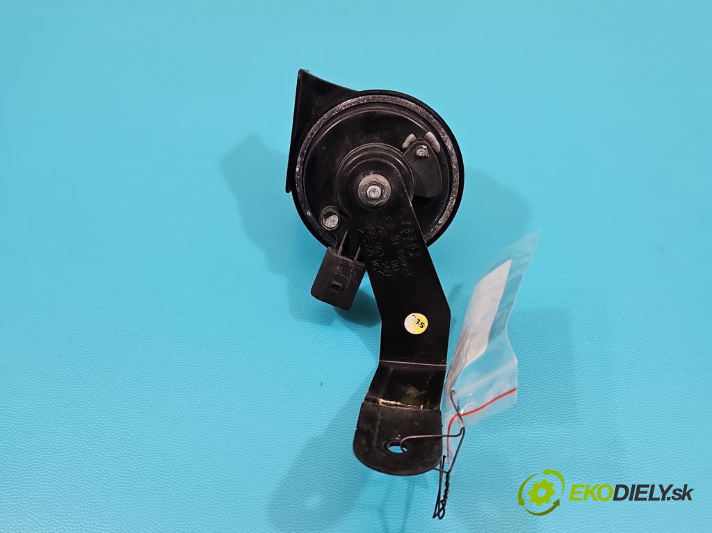 Audi Q3 2011-2018 2.0 tdi 177 hp automatic 130 kW 1968 cm3 5- Klakson: 8U0951209