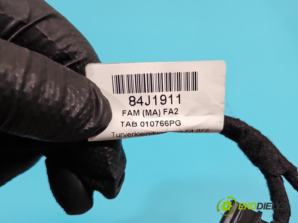 Audi Q3 2011-2018 2.0 tdi 177 HP automatic 130 kW 1968 cm3 5- Zväzok: dvere predné vľavo: 8U0971035K