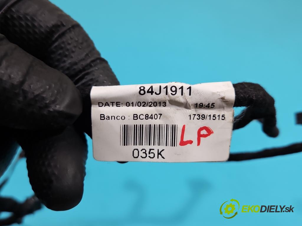 Audi Q3 2011-2018 2.0 tdi 177 HP automatic 130 kW 1968 cm3 5- Zväzok: dvere predné vľavo: 8U0971035K