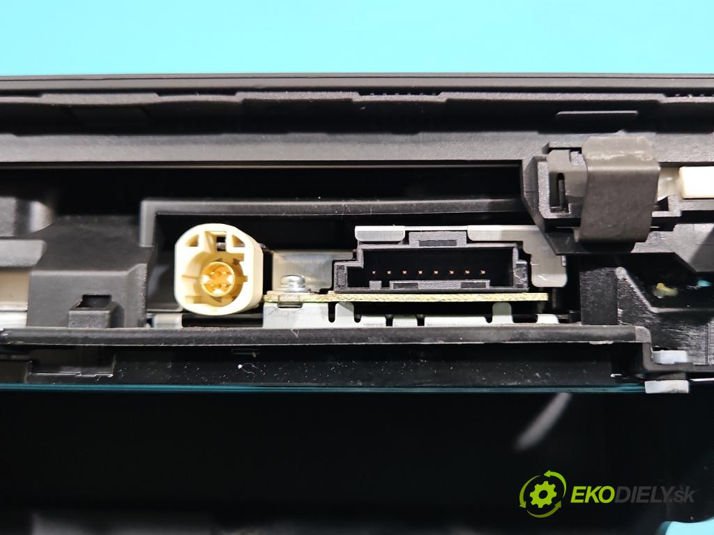 Audi Q3 2011-2018 2.0 tdi 177 HP automatic 130 kW 1968 cm3 5- Zobrazit: 8U0857273B (Prístrojová doska)