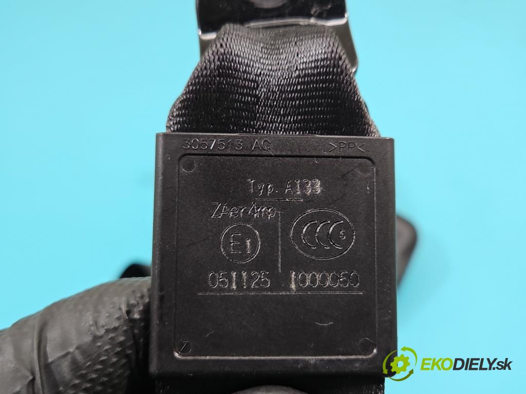 Audi Q3 2011-2018 2.0 tdi 177 HP automatic 130 kW 1968 cm3 5- pas bezpečnosť: predné pravý 8U0857706A