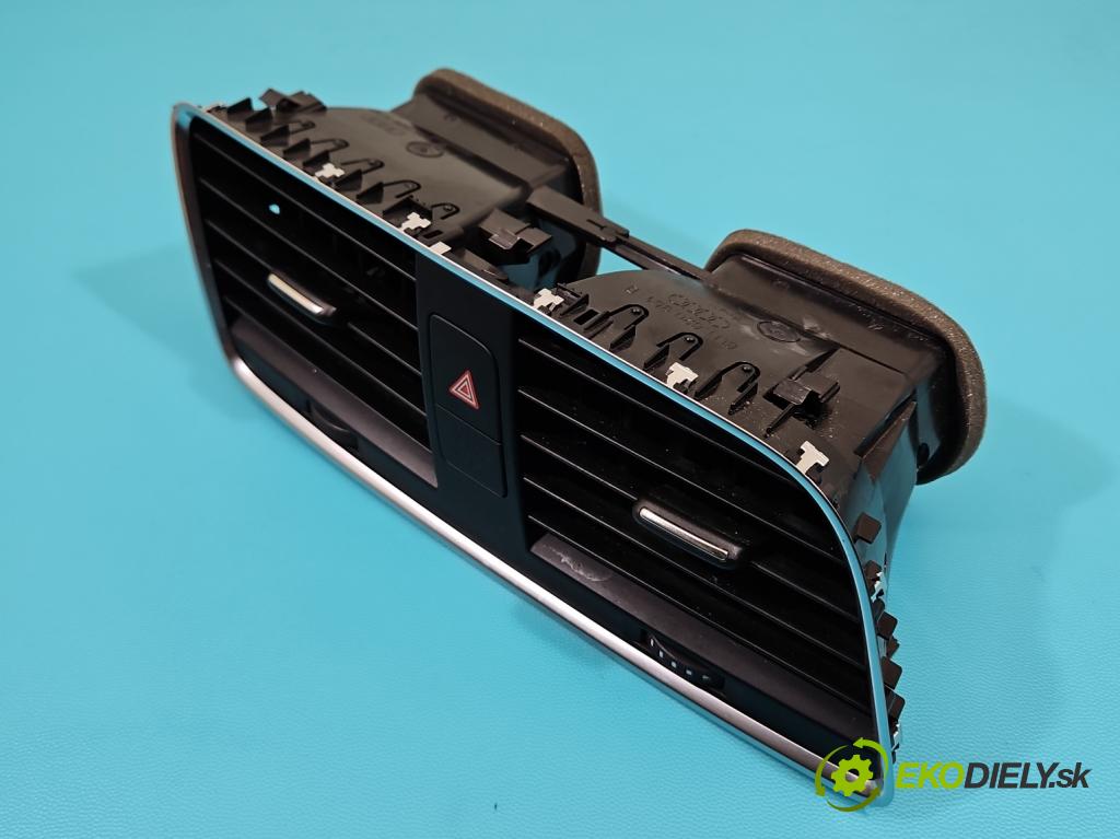 Audi Q3 2011-2018 2.0 tdi 177 HP automatic 130 kW 1968 cm3 5- Mřížka: kúrenia stredová 8U1820951B (Mriežka kúrenia (fukár))