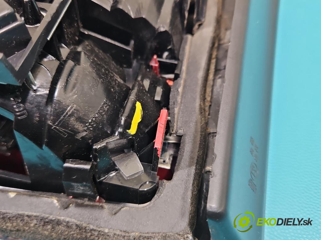 Citroen C5 II 2008-2017 2.0 hdi 140 HP manual 103 kW 1997 cm3 4- svetlo / reflektor zadné ľavé 9675067780 (Kľučka dverí ostatné)