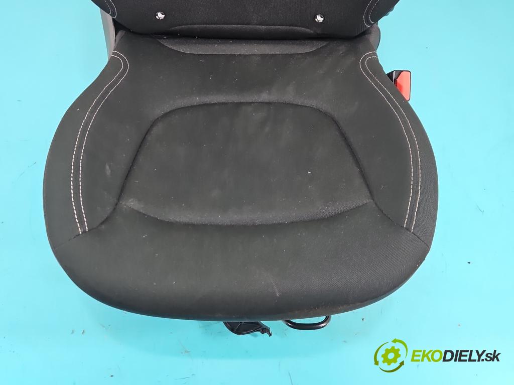 Renault Captur I 2013-2019 0.9 Tce 90 HP manual 66 kW 898 cm3 5- Sedačka pravý  (Sedadlo)