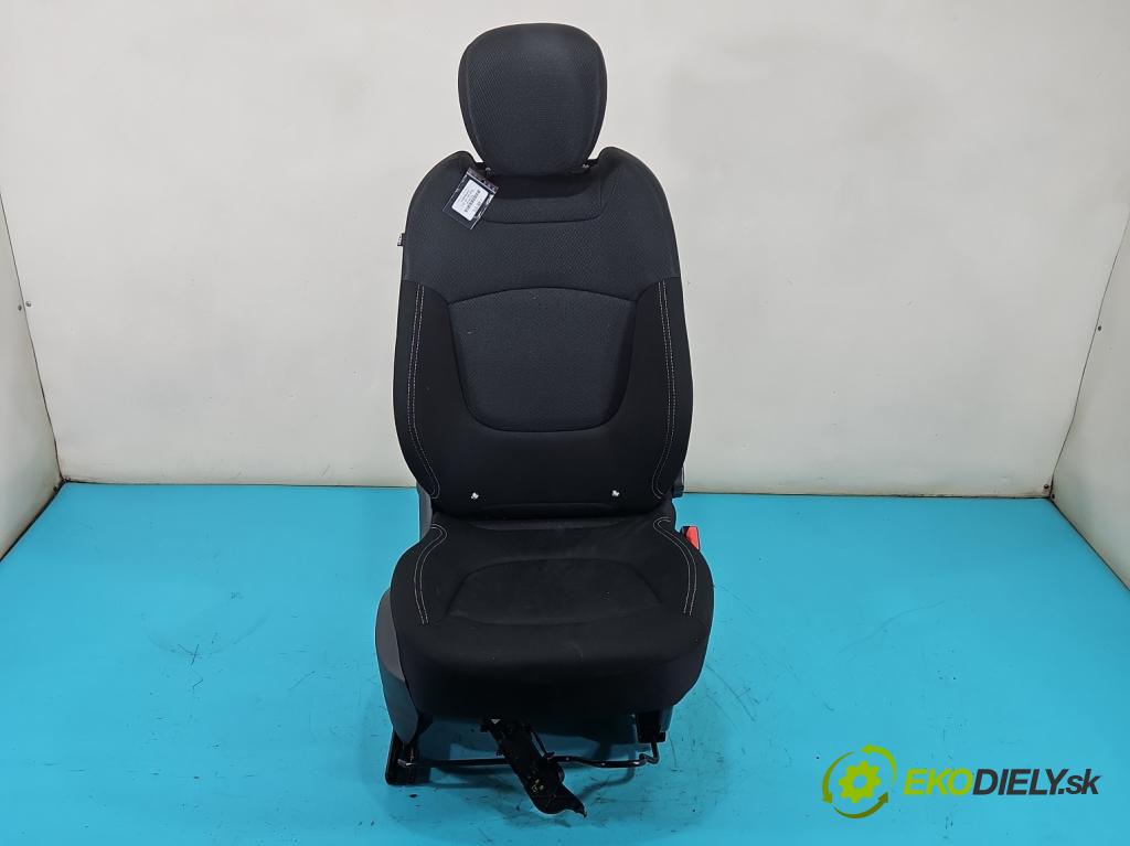 Renault Captur I 2013-2019 0.9 Tce 90 HP manual 66 kW 898 cm3 5- Sedačka pravý  (Sedadlo)