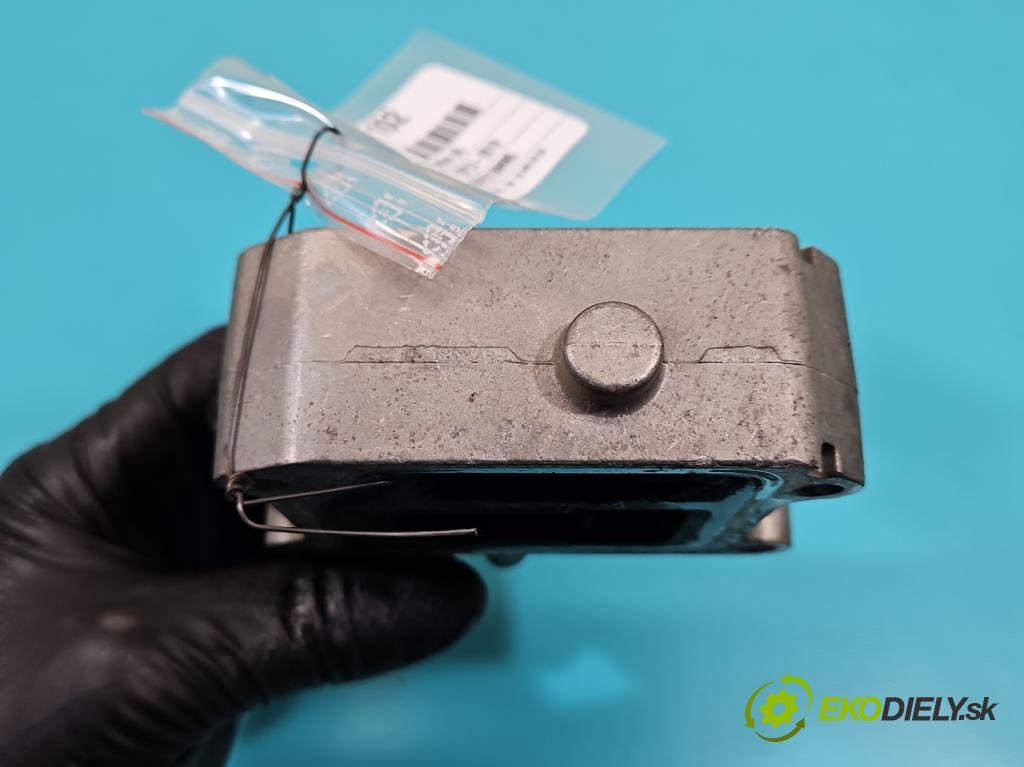 Volvo V40 II 2012-2019 2.0 D3 150 HP automatic 110 kW 1984 cm3 5- klapka 50374501 (Škrtiaca klapka)