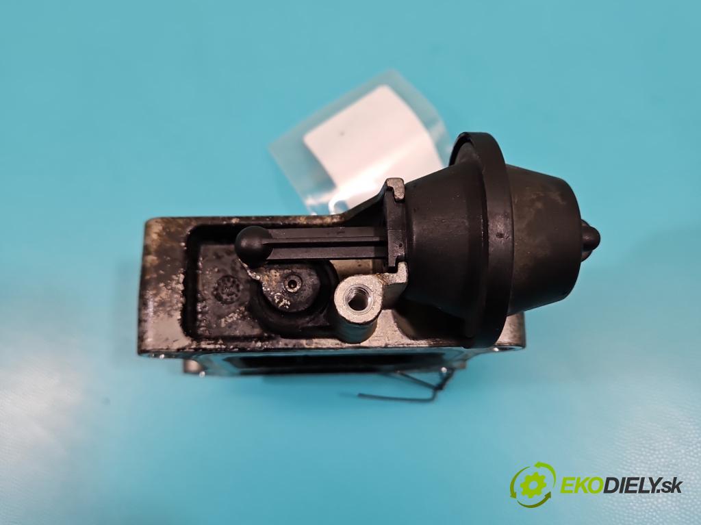 Volvo V40 II 2012-2019 2.0 D3 150 HP automatic 110 kW 1984 cm3 5- klapka 50374501 (Škrtiaca klapka)