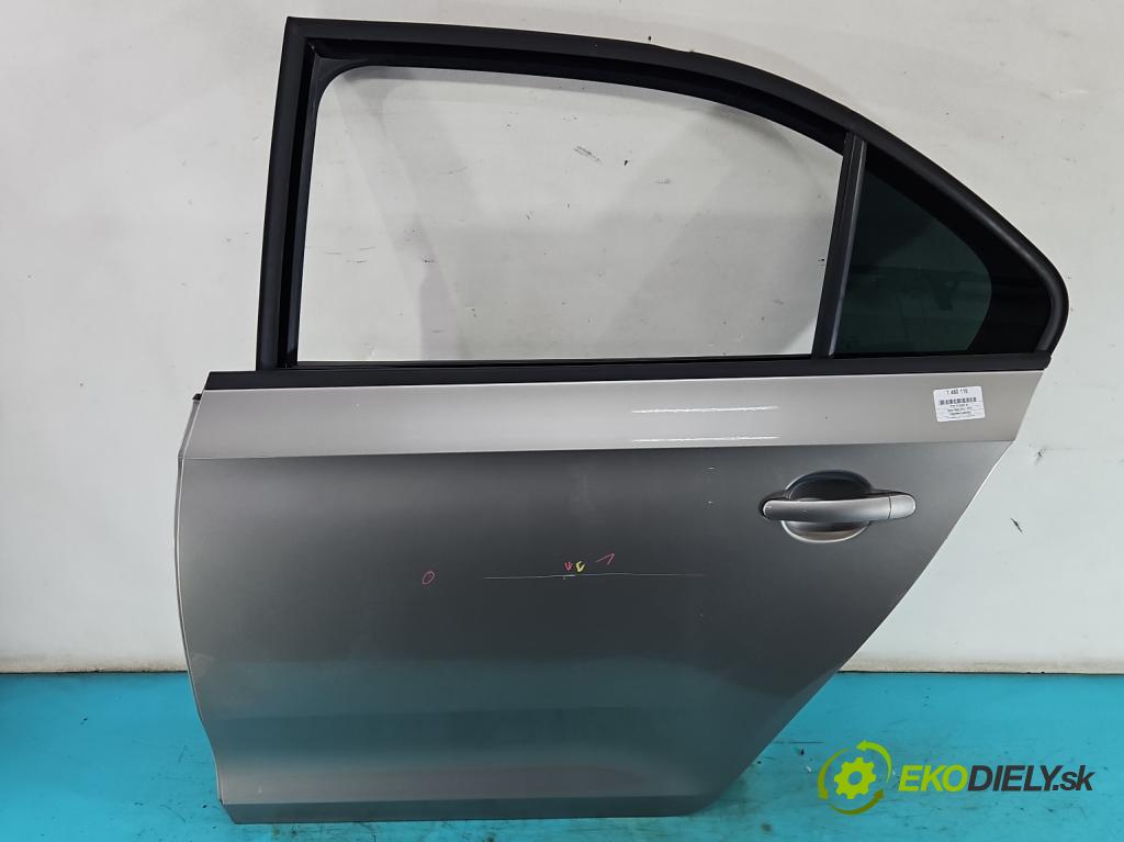 Skoda Rapid 2012-2019 1.0 TSI 95 hp manual 70 kW 999 cm3 5- dveře zadní levé  (Klika dveří ostatní)