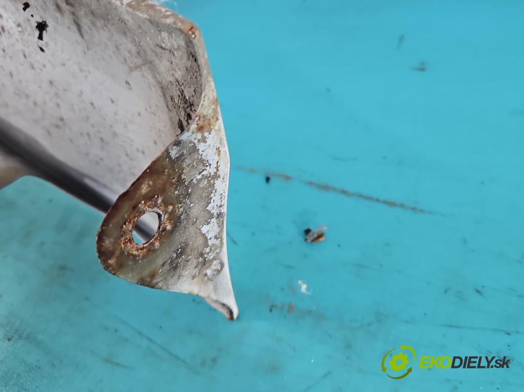 Skoda Octavia III 2013- 1.6 tdi 90 hp manual 66 kW 1598 cm3 5- blatnik přední levý  (Levý přední blatník)