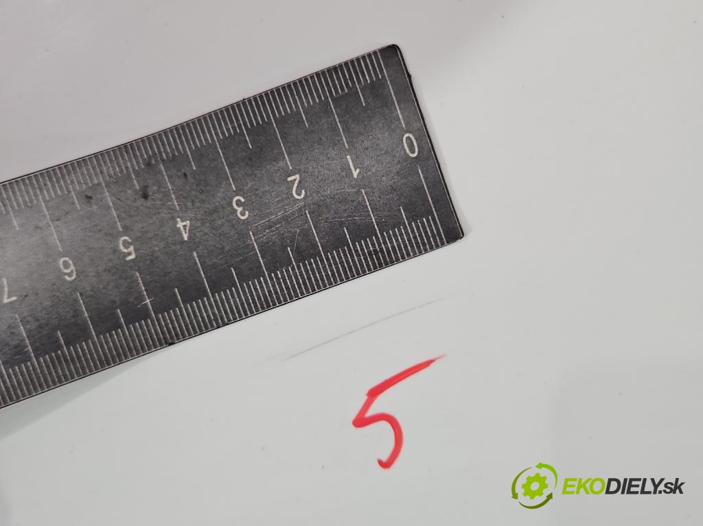 Skoda Octavia III 2013- 1.6 tdi 90 hp manual 66 kW 1598 cm3 5- blatnik přední levý  (Levý přední blatník)