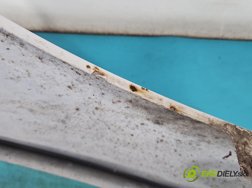 Skoda Octavia III 2013- 1.6 tdi 90 hp manual 66 kW 1598 cm3 5- blatnik přední levý  (Levý přední blatník)