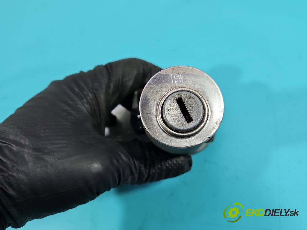 Fs lublin Lublin 2.4d 69KM manual 51 kW 2417 cm3 5- Spínačka  (Spínacia skrinka)