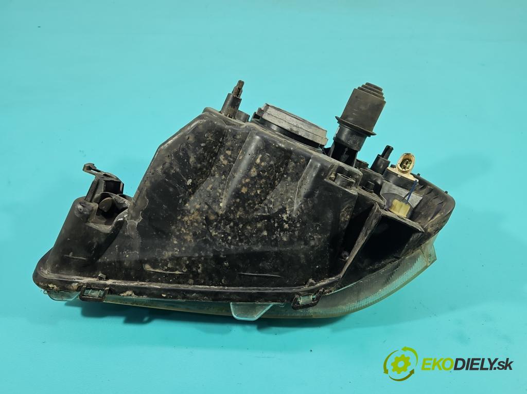 Dacia Logan I 2005-2014 1.6 8V 87 HP manual 64 kW 1598 cm3 4- Reflektor: pravý  (Svetlo predné pravé)
