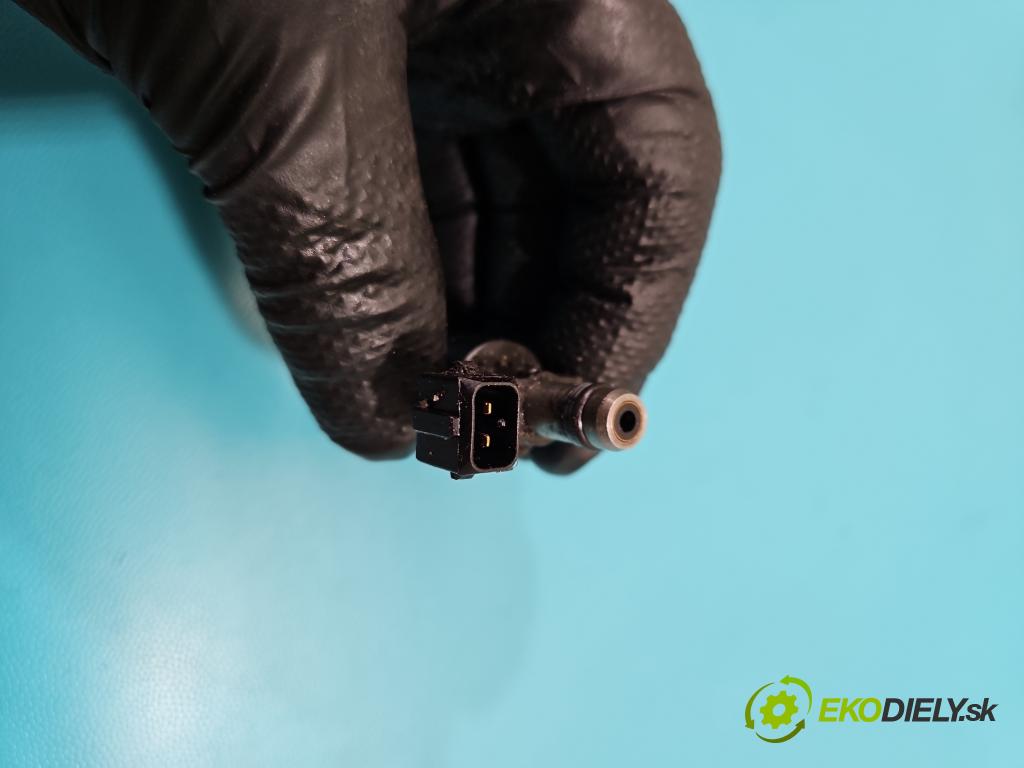 Opel Vectra C 2002-2008 2.2 16V 155 HP manual 114 kW 2198 cm3 5- vstrek 24404012 (Vstrekovač paliva)