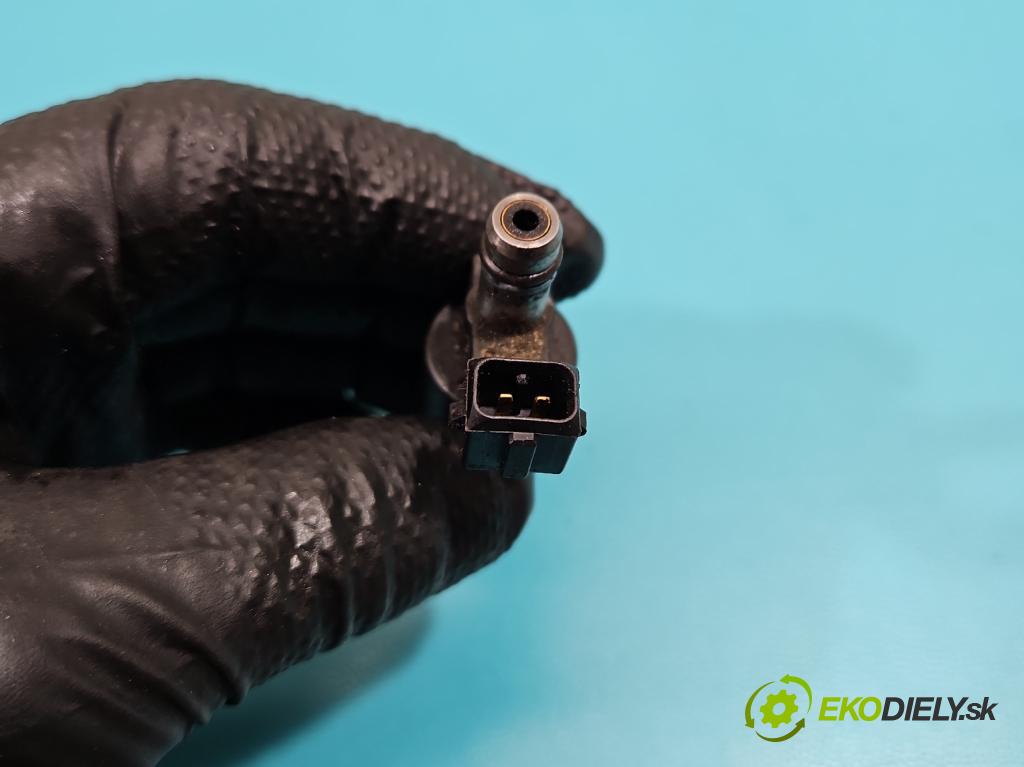 Opel Vectra C 2002-2008 2.2 16V 155 HP manual 114 kW 2198 cm3 5- vstrek 24404012 (Vstrekovač paliva)