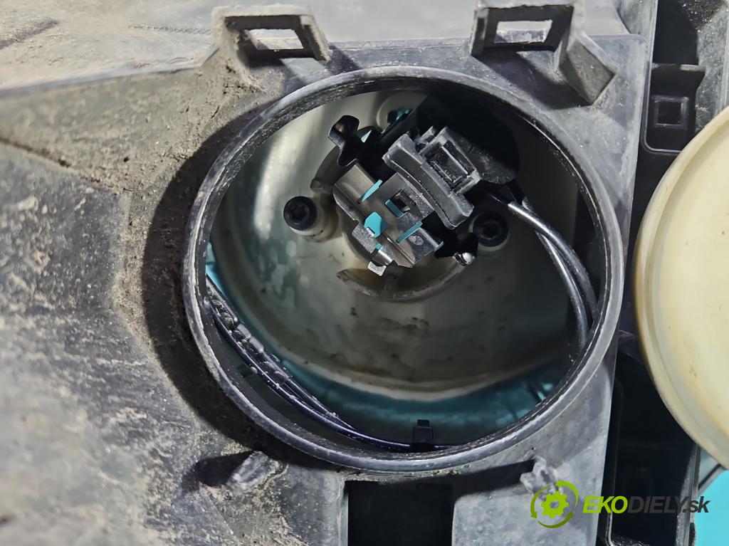 Mercedes A W169 2004-2012 2.0 CDI 82 HP manual 60 kW 1991 cm3 5- Reflektor: pravý A1698205861 (Svetlo predné pravé)