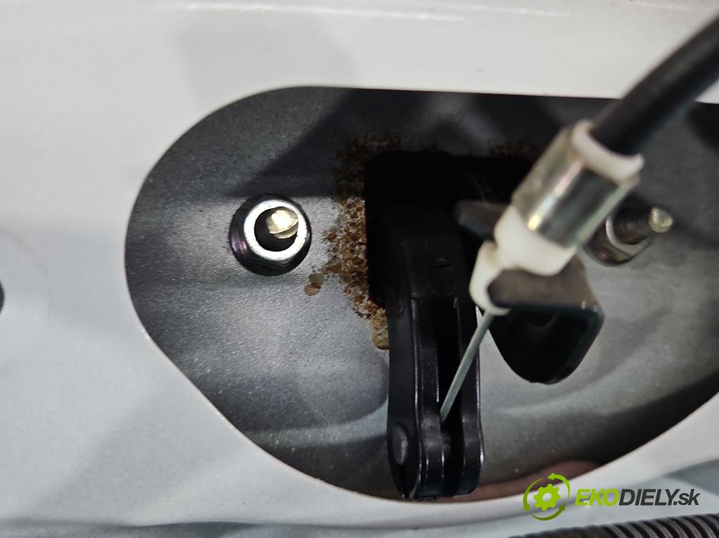 Honda Jazz III 2008-2014 1.2 16V 90 hp manual 66 kW 1198 cm3 5- zadní kufrové dveře  (Zadní kapota (kufr))