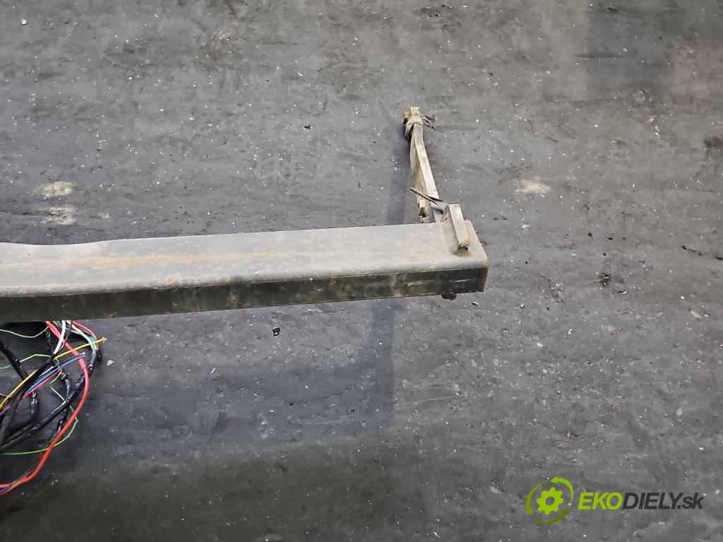 Skoda Octavia III 2013- 1.6 tdi 90 hp manual 66 kW 1598 cm3 5- oko tažné  (Tažné zařízení)