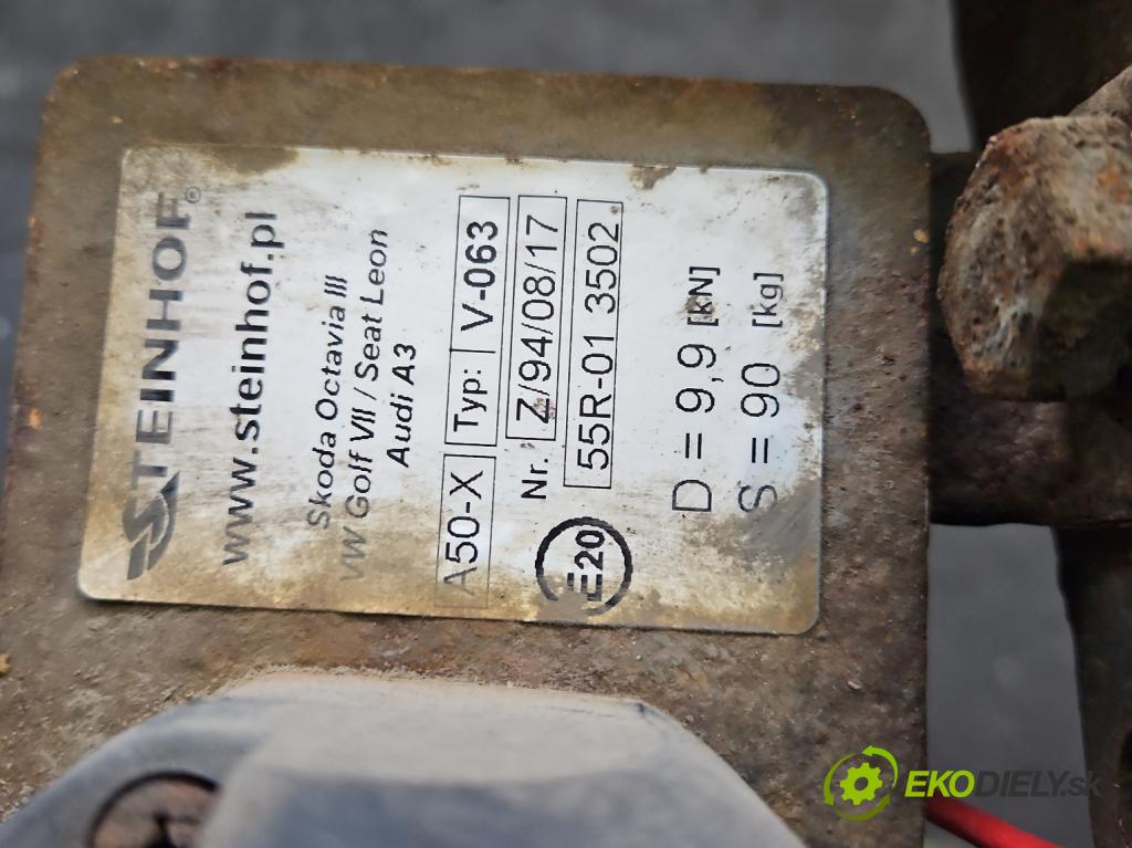Skoda Octavia III 2013- 1.6 tdi 90 hp manual 66 kW 1598 cm3 5- oko tažné  (Tažné zařízení)