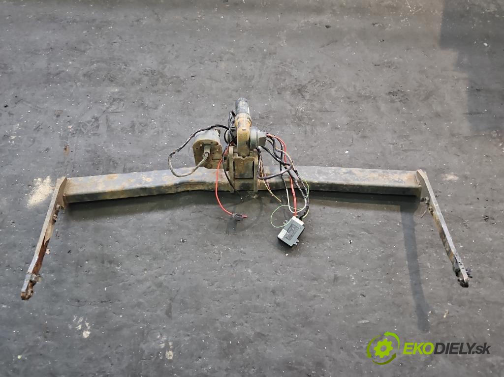 Skoda Octavia III 2013- 1.6 tdi 90 hp manual 66 kW 1598 cm3 5- oko tažné  (Tažné zařízení)