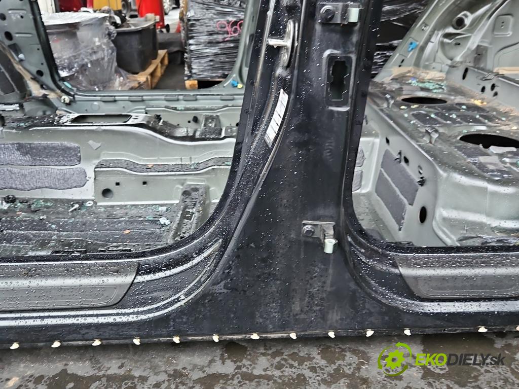 Audi Q3 2011-2018 2.0 tdi 177 hp automatic 130 kW 1968 cm3 5- práh levý  (Karoserie ostatní)