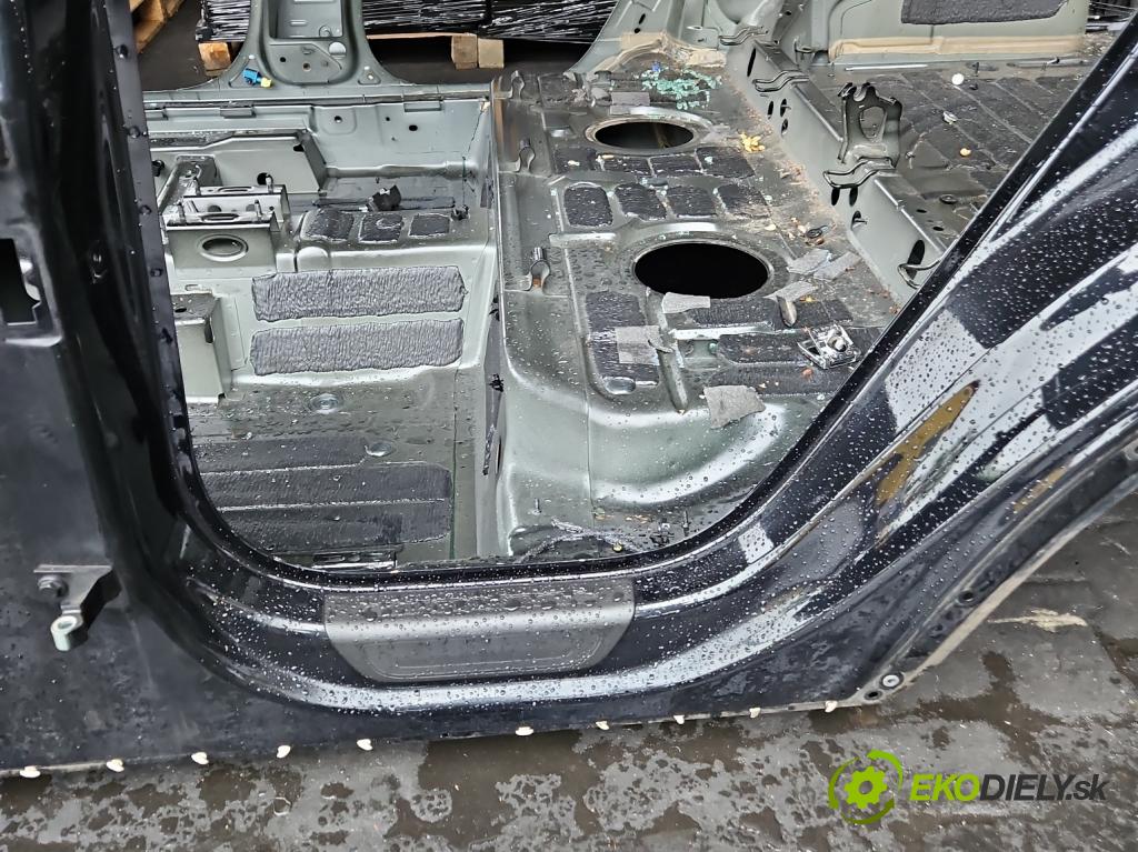 Audi Q3 2011-2018 2.0 tdi 177 hp automatic 130 kW 1968 cm3 5- práh levý  (Karoserie ostatní)