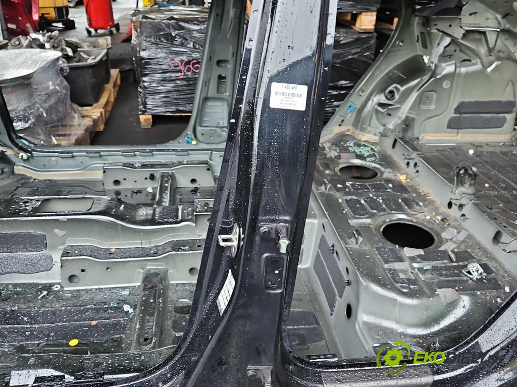 Audi Q3 2011-2018 2.0 tdi 177 hp automatic 130 kW 1968 cm3 5- práh levý  (Karoserie ostatní)